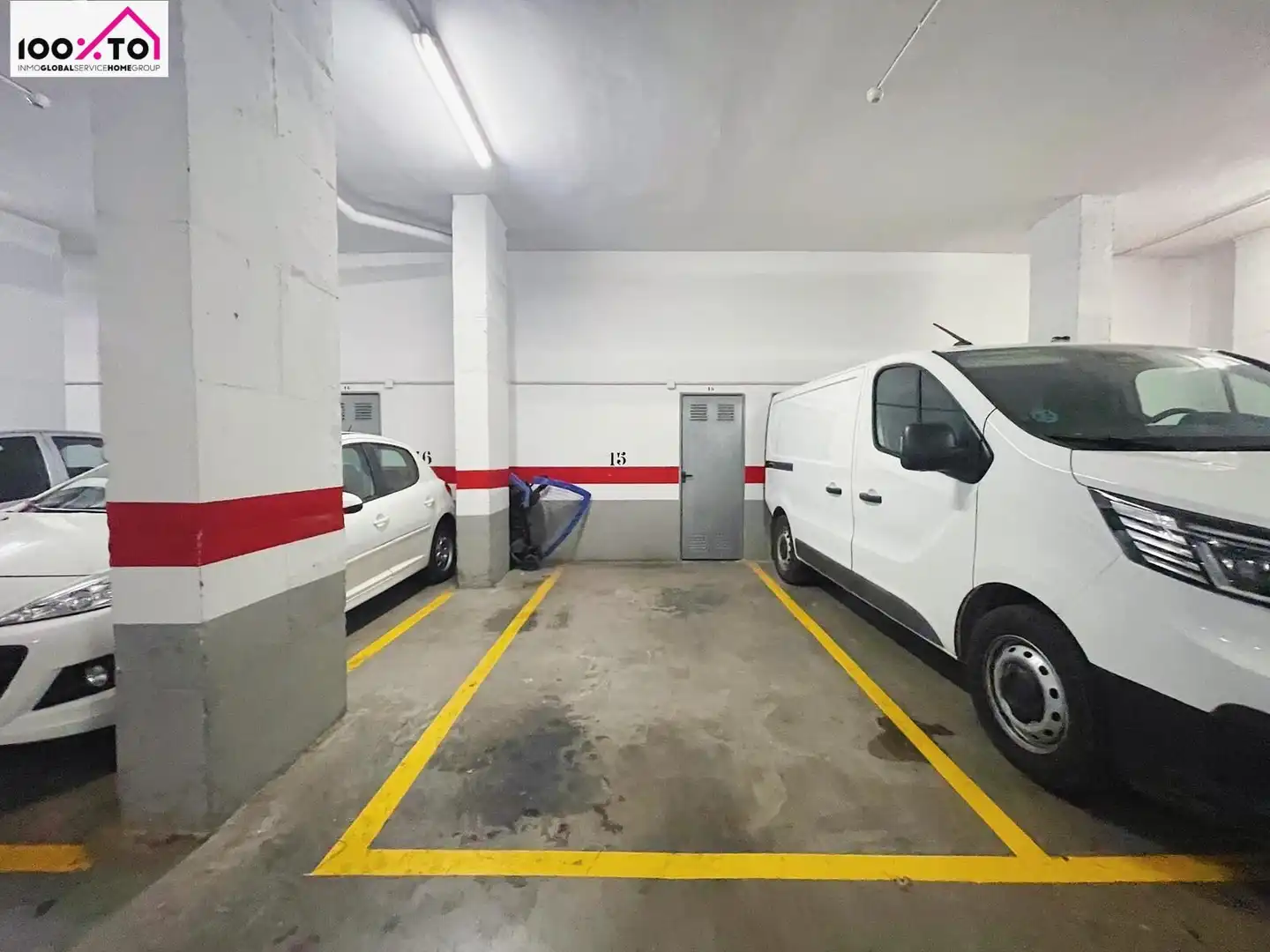 Parking de Piso en venta en Paterna con Trastero y Balcón