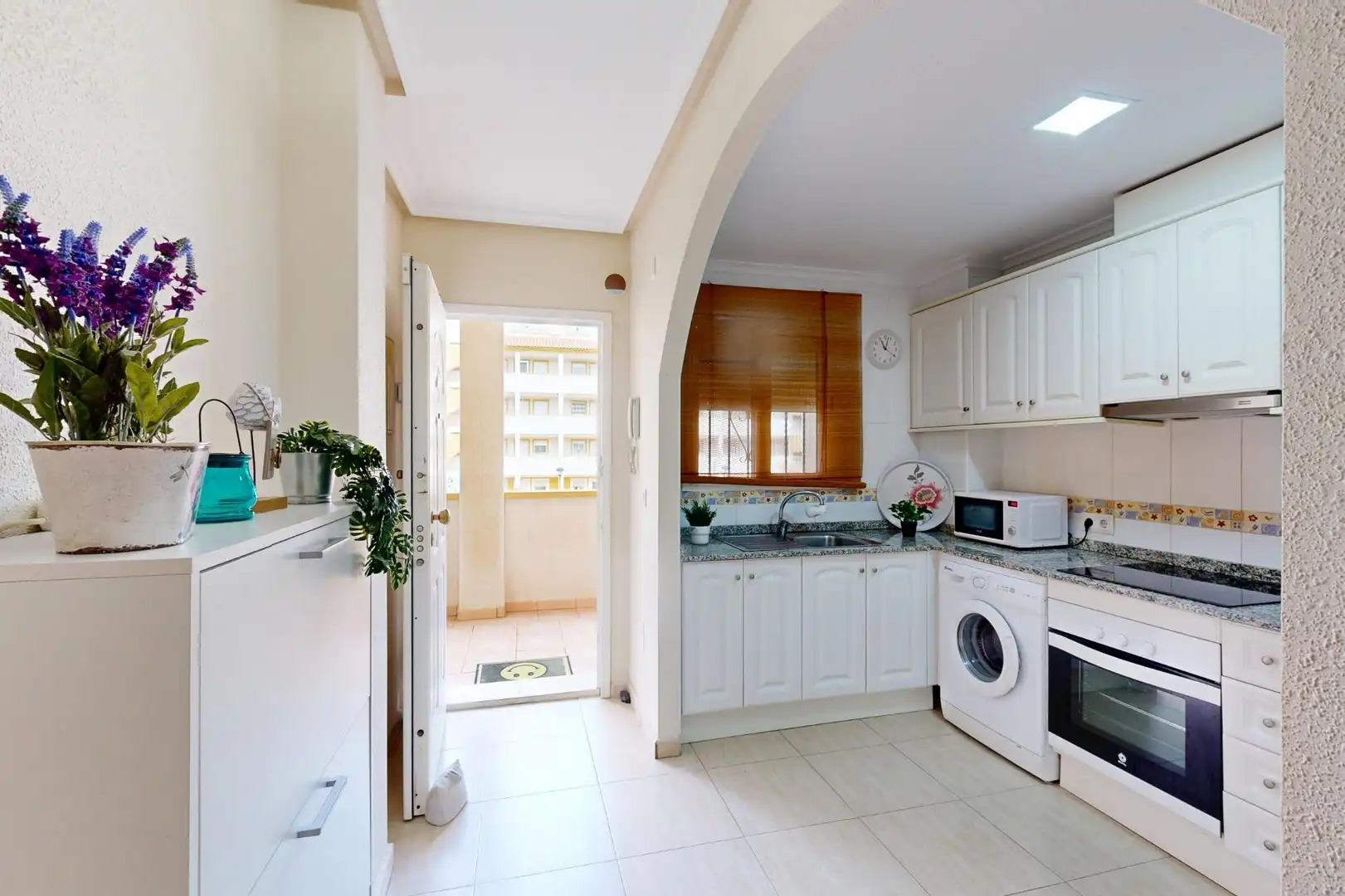 Cocina de Apartamento en venta en Cartagena con Aire acondicionado, Calefacción y Jardín privado
