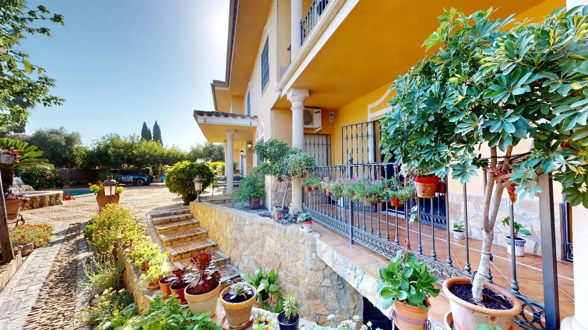 Vista exterior de Casa o xalet en venda en Córdoba amb Aire condicionat, Calefacció i Jardí privat