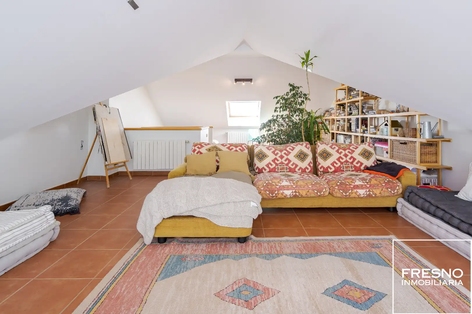 Sala d'estar de Casa adosada en venda en Cobeña amb Aire condicionat, Calefacció i Jardí privat