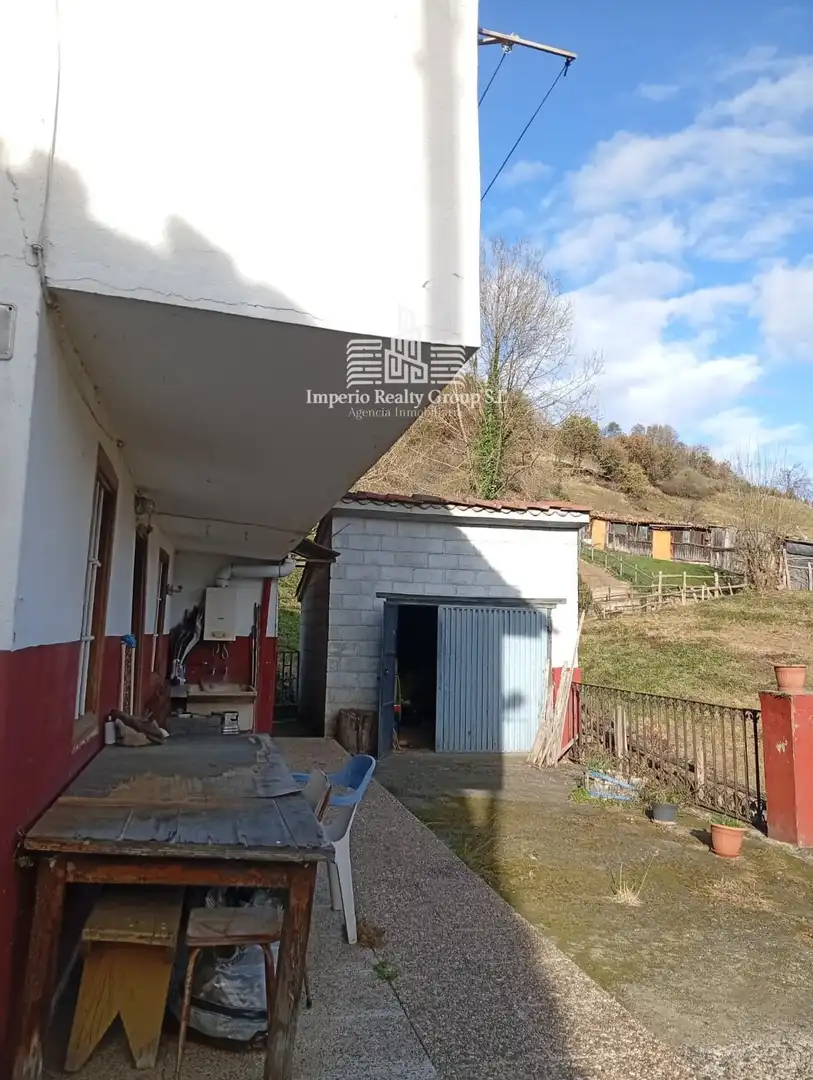Außenansicht von Haus oder Chalet zum Verkauf in Mieres (Asturias) mit Terrasse