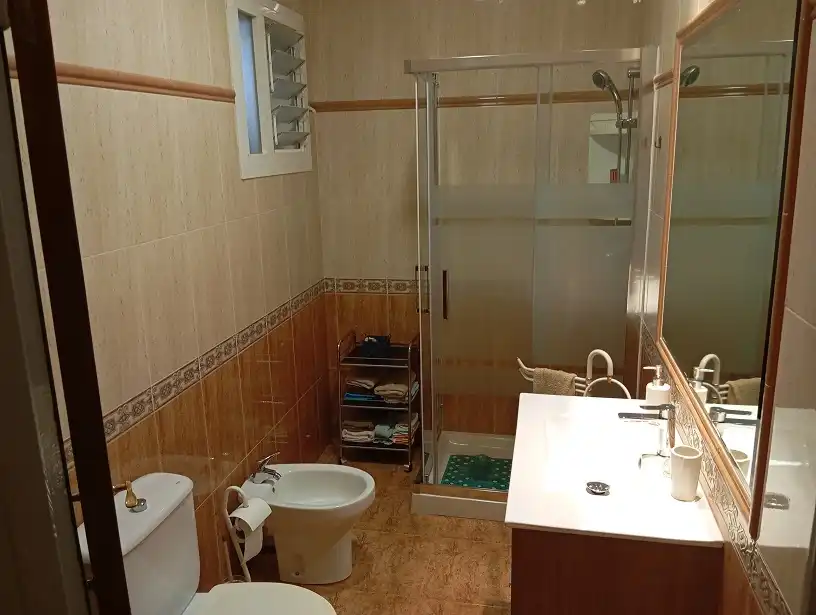 Bany de Casa o xalet en venda en Elche / Elx amb Aire condicionat, Jardí privat i Terrassa