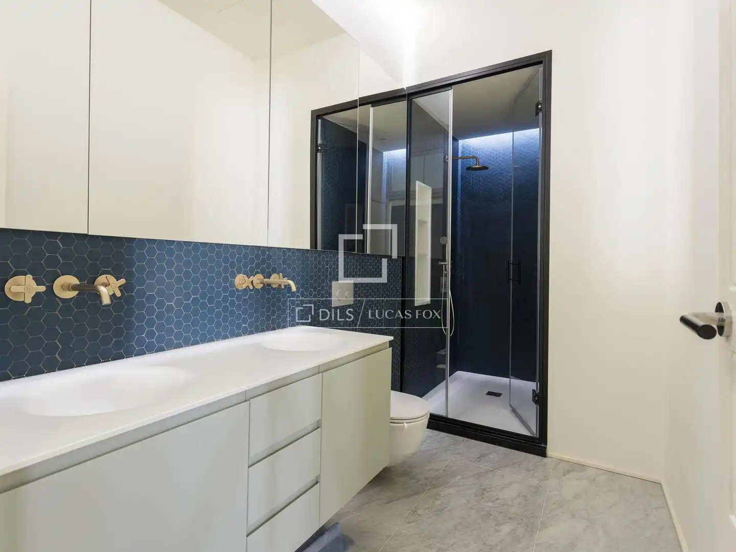 Bathroom of Flat for rent in Barcelona  with Air Conditioner, Furnished and Balcony
