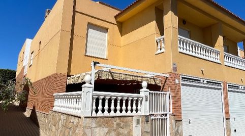  Magnifico dúplex situado en zona residencial de El Ejido, orientación sur con vistas a parque ajardinado.