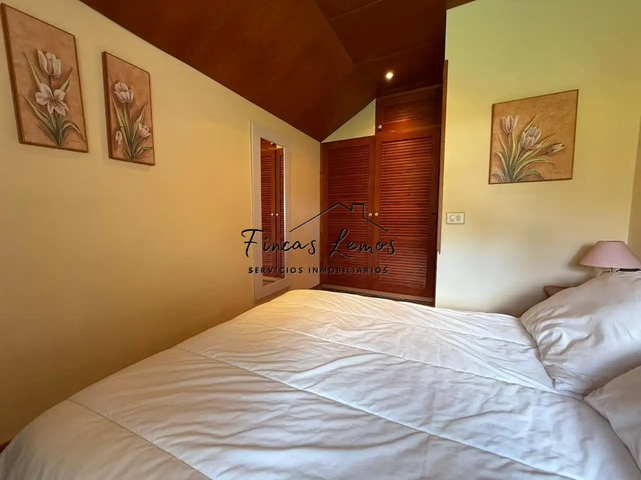 Habitación de Casa o chalet en venta en Camariñas con Jardín privado, Terraza y Amueblado