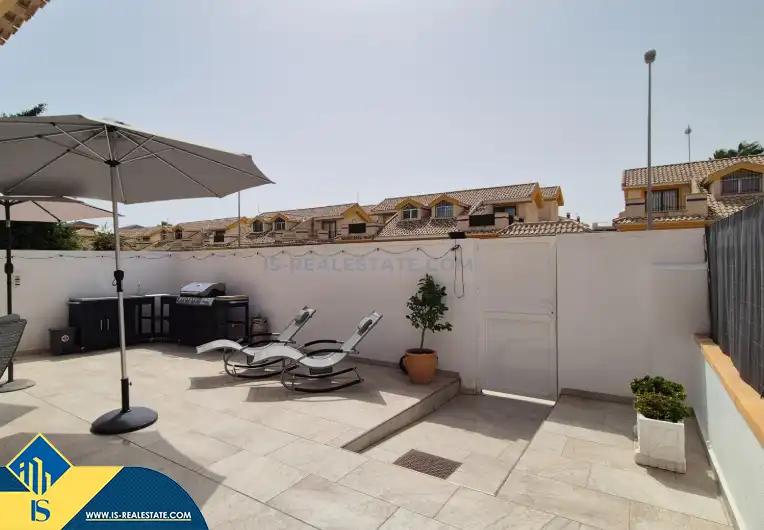 Chalet con piscina en venta en Orihuela Costa, imagen 3