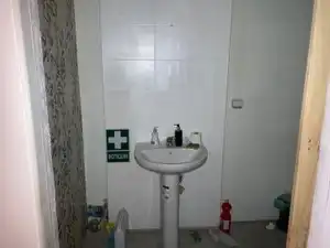 Baño de Local de alquiler en Alamillo