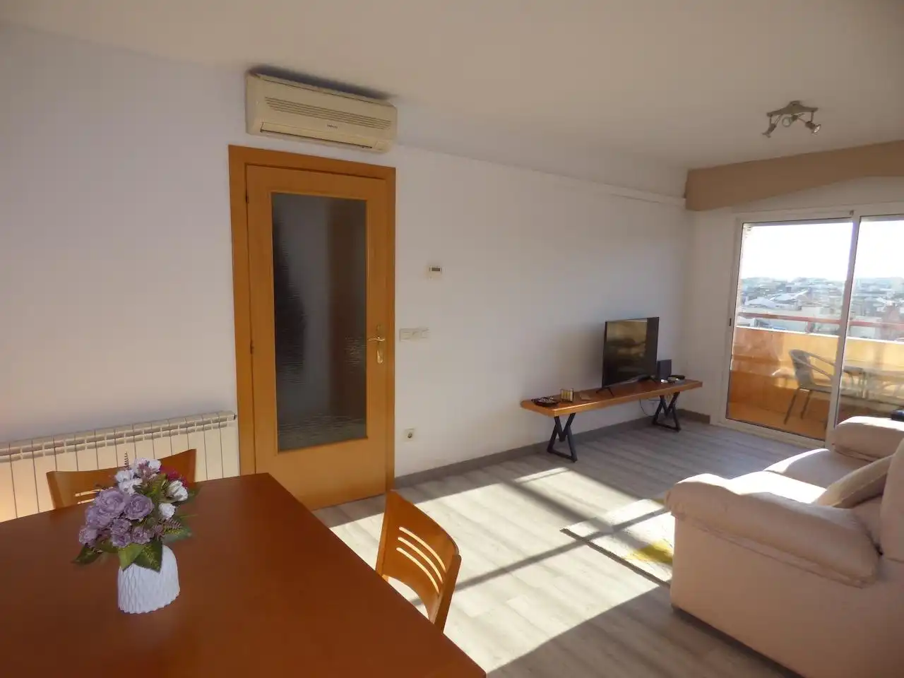 Sala de estar de Piso en venta en Malgrat de Mar con Aire acondicionado, Calefacción y Parquet