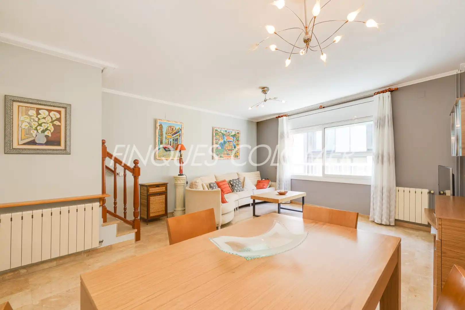 Esszimmer von Einfamilien-Reihenhaus zum Verkauf in Rubí mit Klimaanlage, Heizung und Terrasse