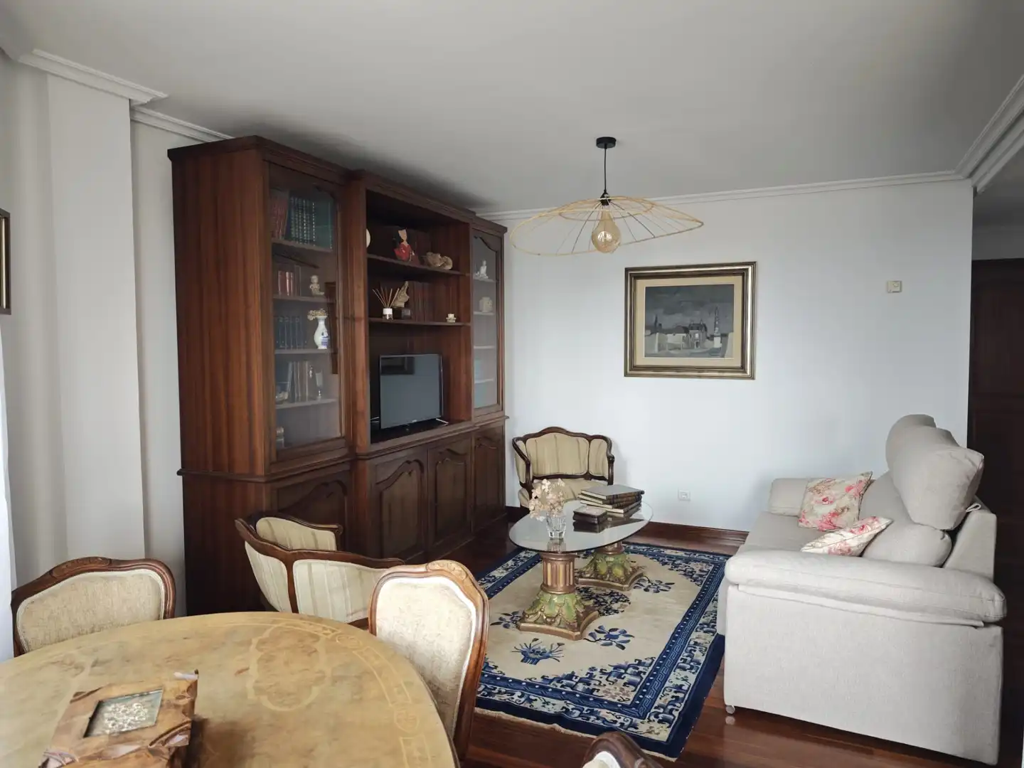 Sala d'estar de Pis de lloguer en Santander amb Calefacció, Parquet i Moblat
