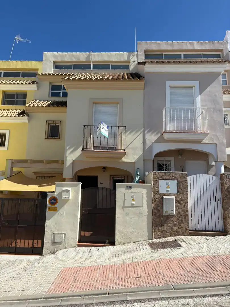 Casa en venda a Calle VILCHES