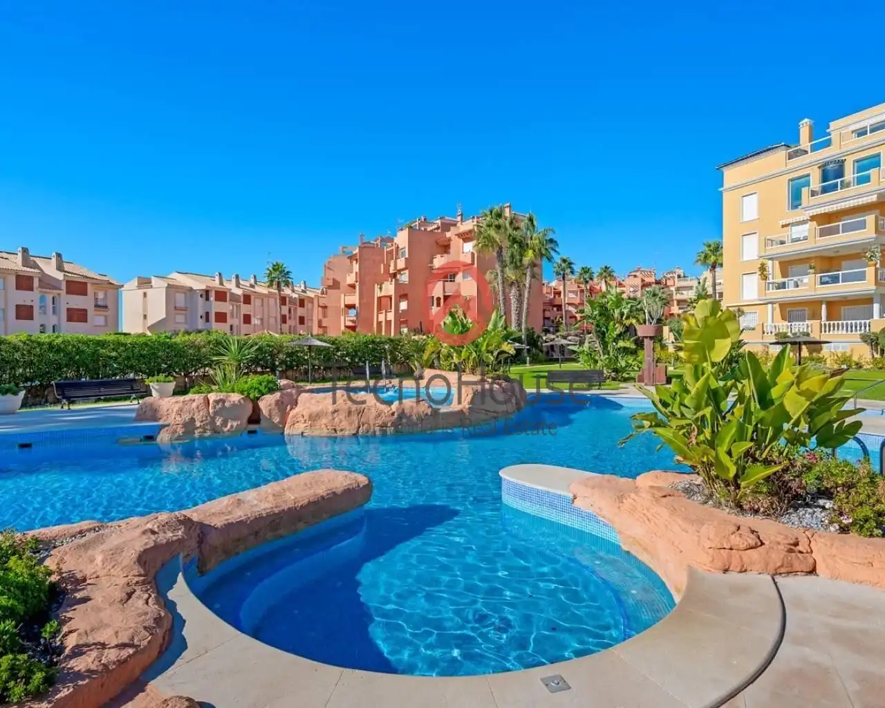 Vista exterior de Apartament en venda en Orihuela amb Aire condicionat, Jardí privat i Terrassa