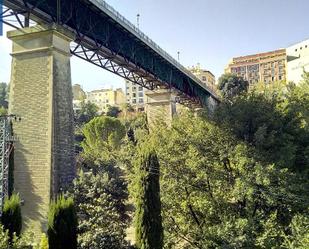 Vista exterior de Casa o xalet en venda en Alcoy / Alcoi amb Aire condicionat, Jardí privat i Balcó