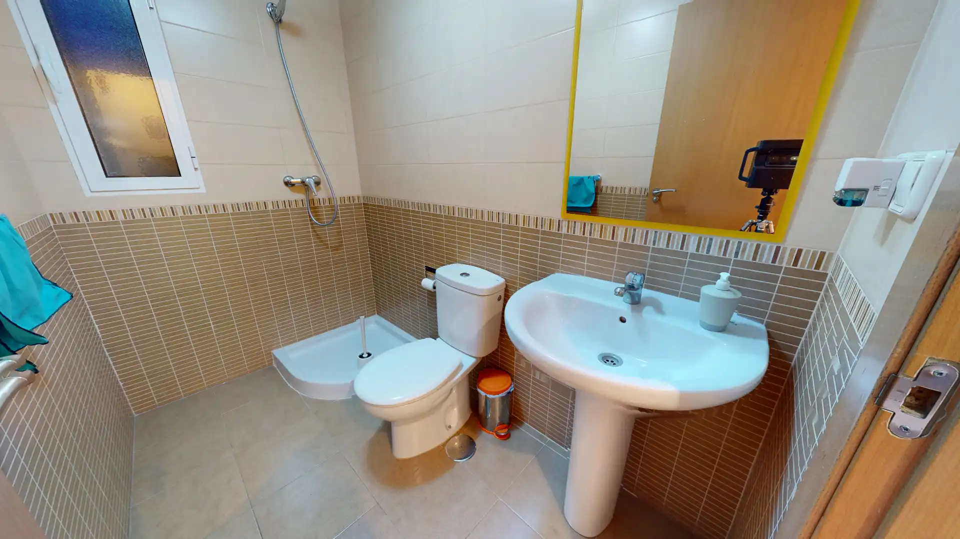 Bathroom of Flat for sale in Elda  with Terrace and Storage room
