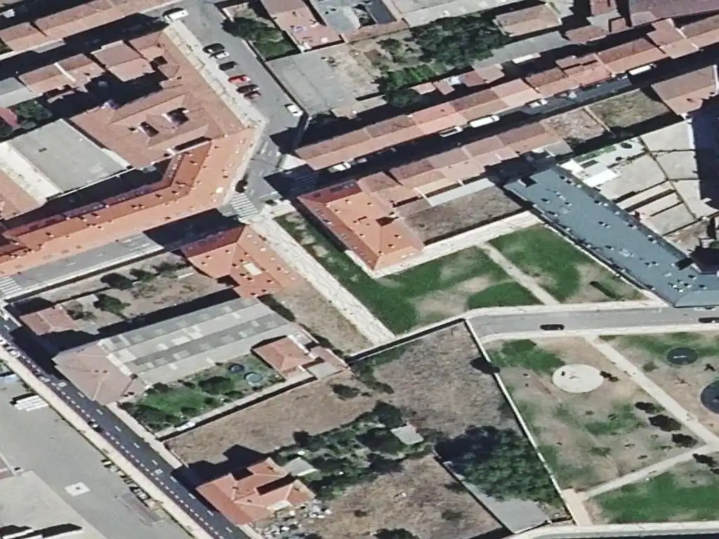 Piso en venta en CL. MASTIN LEONES 10