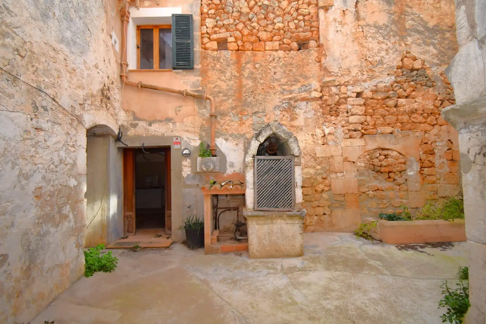 Vista exterior de Casa o xalet en venda en Muro amb Aire condicionat, Calefacció i Jardí privat