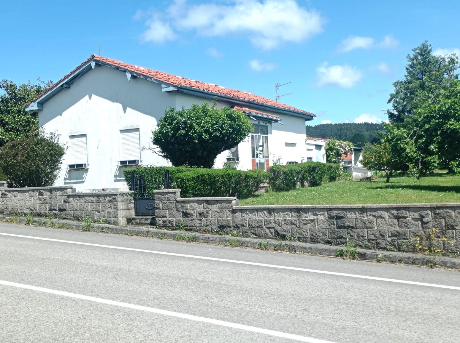 Exterior view of House or chalet for sale in Reocín  with Private garden and Storage room