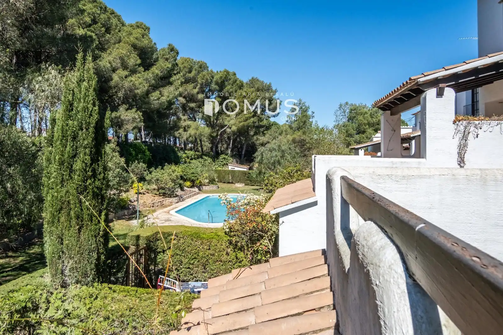 Vista exterior de Dúplex en venda en L'Escala amb Terrassa, Piscina i Moblat