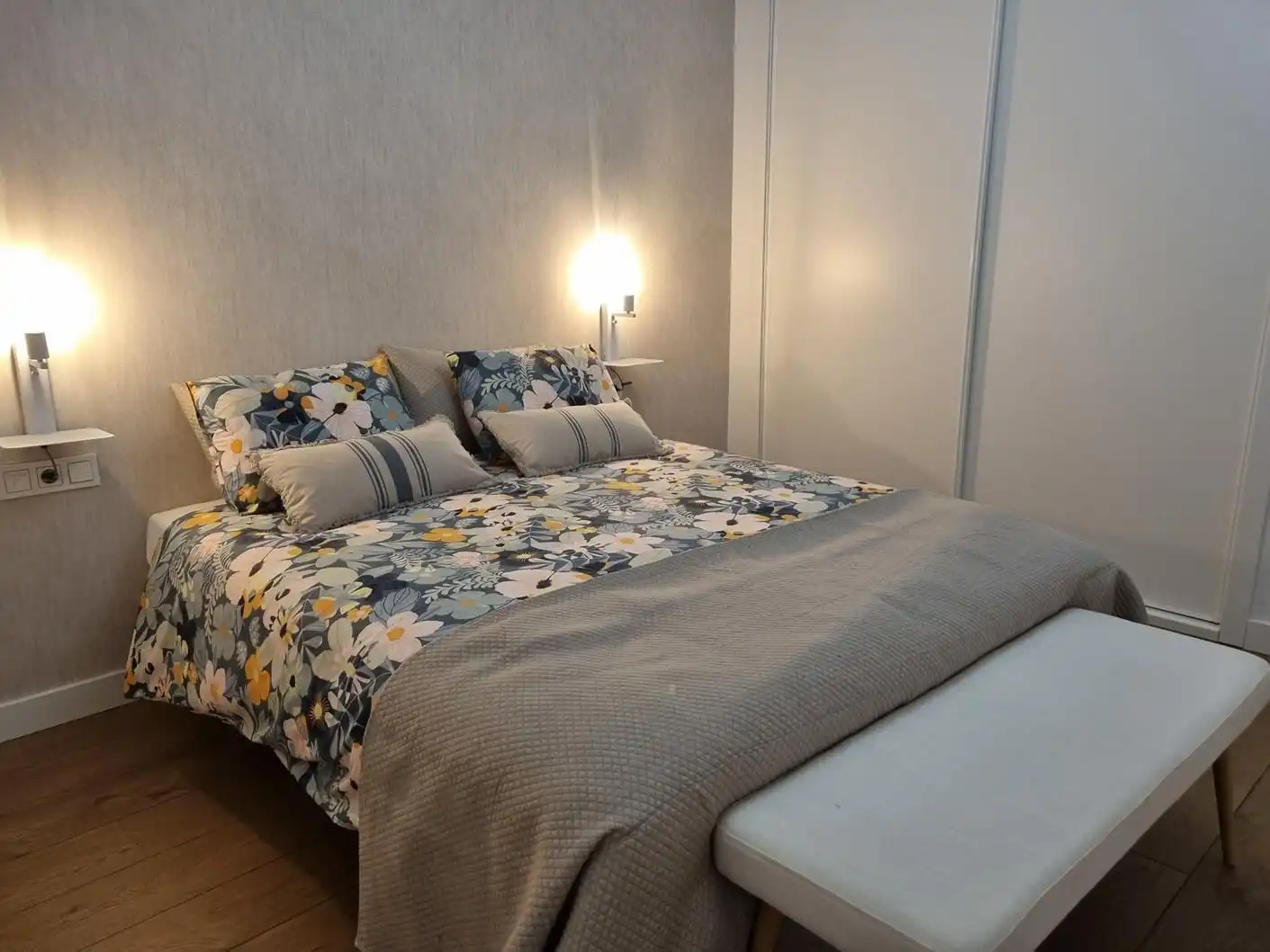 Dormitori de Apartament de lloguer en Torrox amb Aire condicionat, Calefacció i Jardí privat
