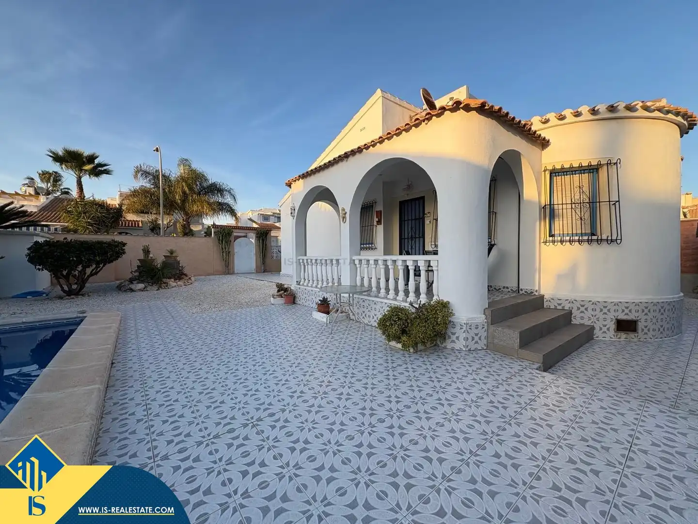 House with pool for sale in Orihuela Costa