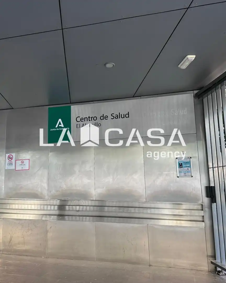 Vista exterior de Planta baja en venta en Sevilla