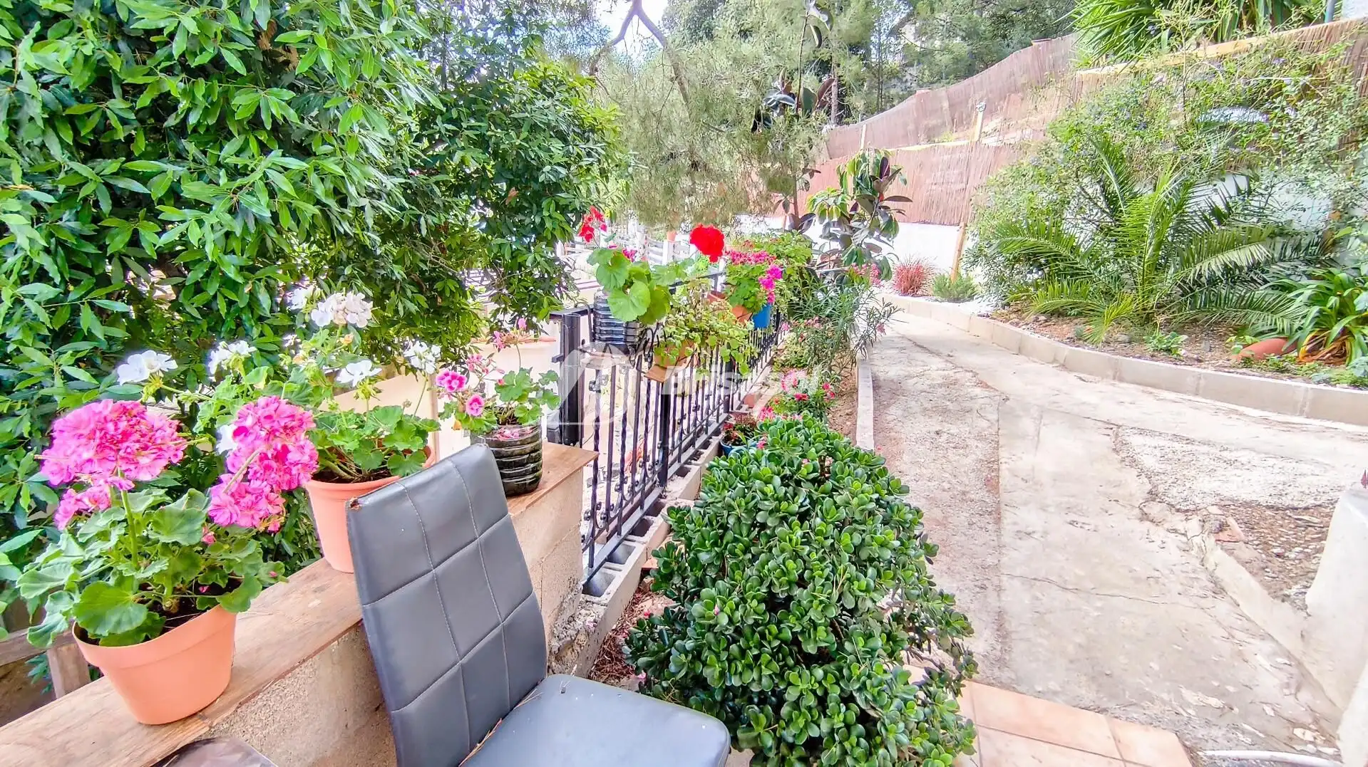 Jardí de Casa o xalet en venda en Almoster amb Aire condicionat, Jardí privat i Terrassa