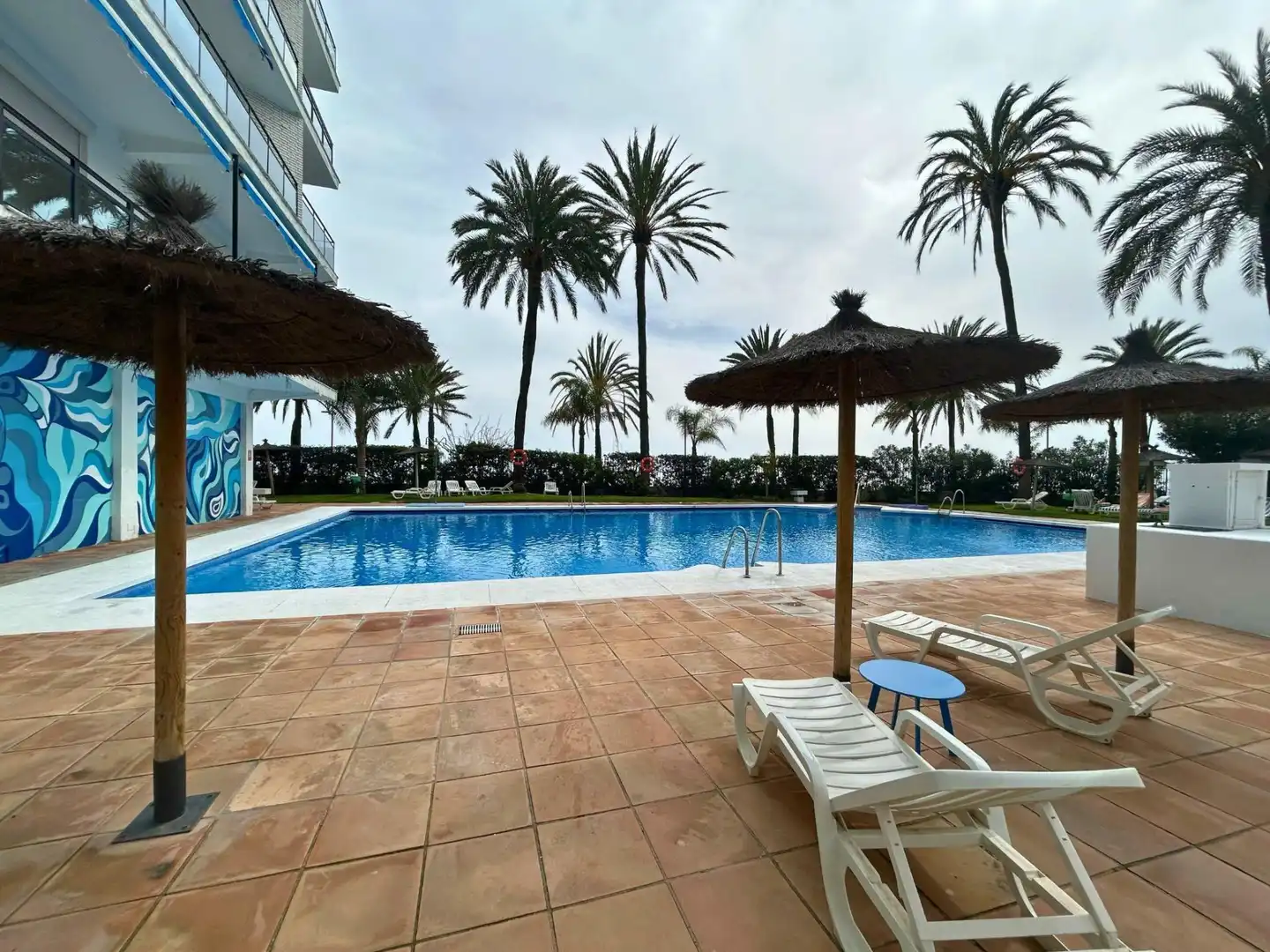 Piscina de Estudi en venda en Marbella amb Aire condicionat, Jardí privat i Terrassa