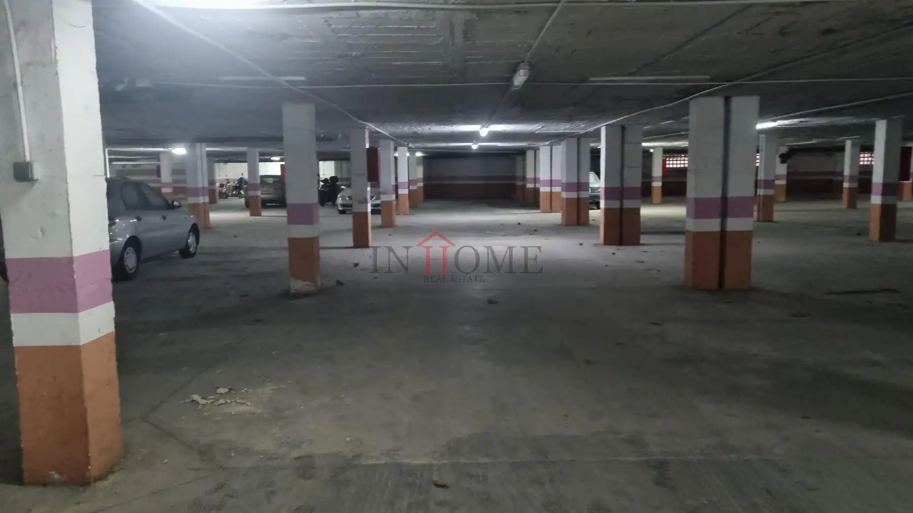 Parking de Apartamento en venta en Benidorm con Terraza y Piscina comunitaria