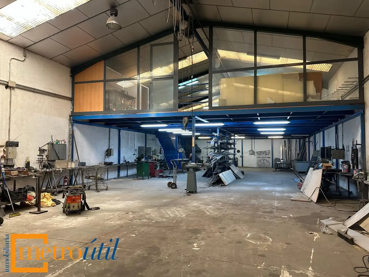 Nave industrial en venta en Villares de la Reina