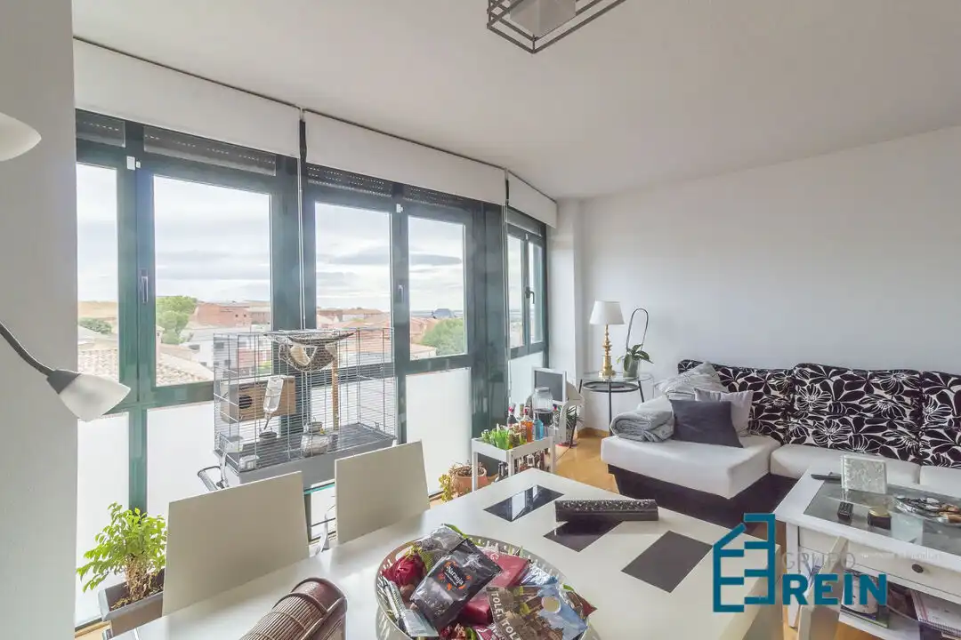 Living room of Flat for sale in Recas  with Air Conditioner, Heating and Alarm