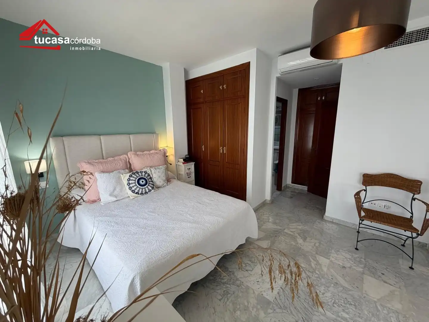 Dormitori de Casa adosada en venda en Córdoba amb Aire condicionat i Terrassa