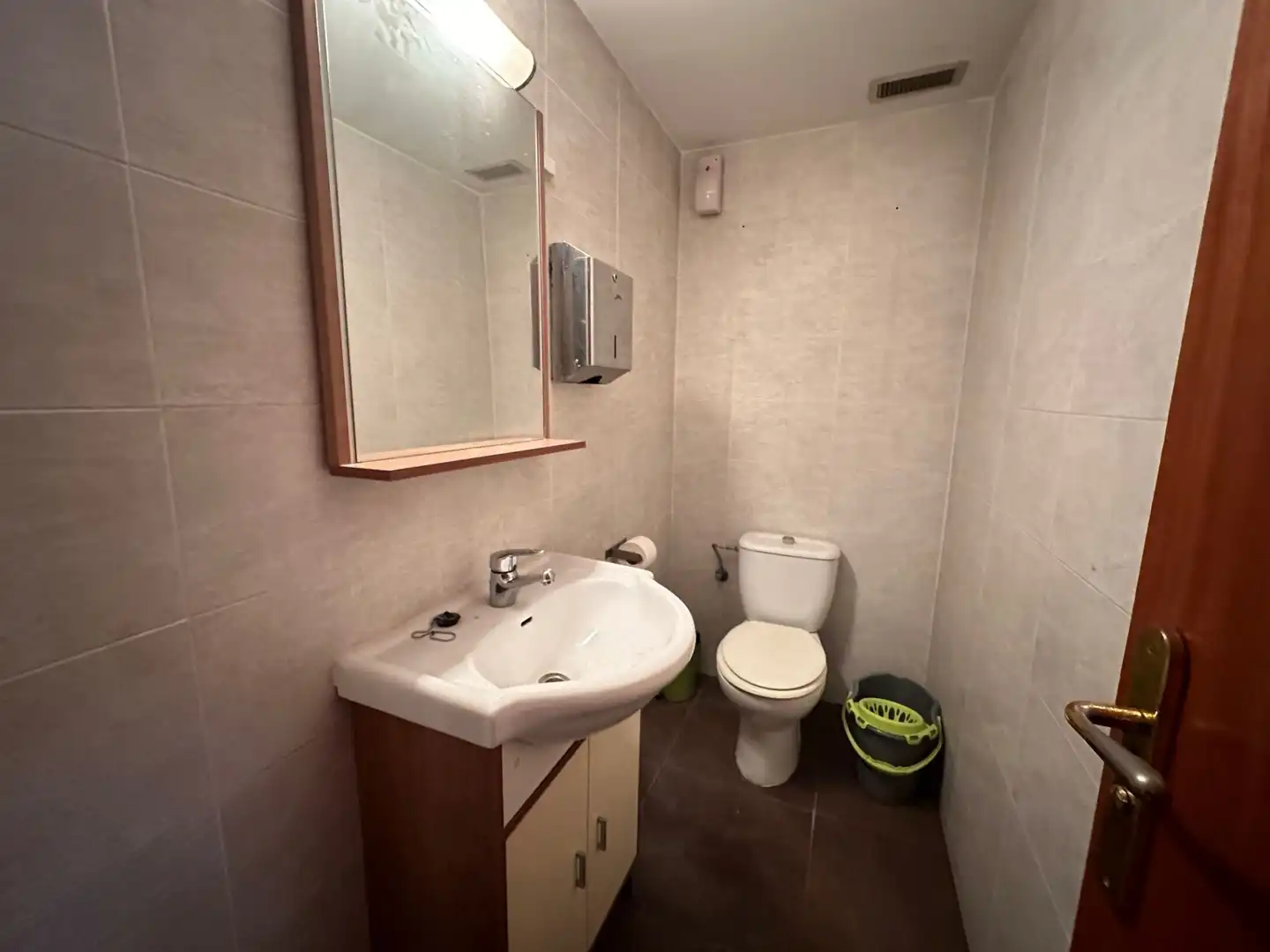 Bathroom of Commercial properties for sale in  Palma de Mallorca