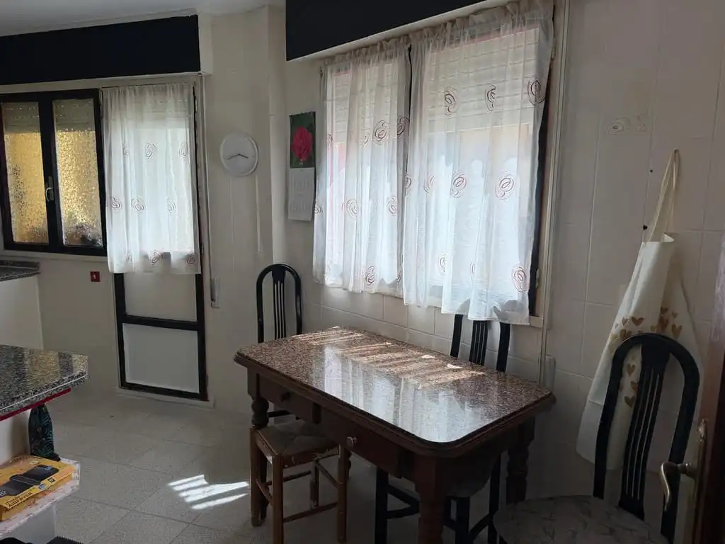 Comedor de Piso en venta en Siero con Calefacción, Terraza y Trastero
