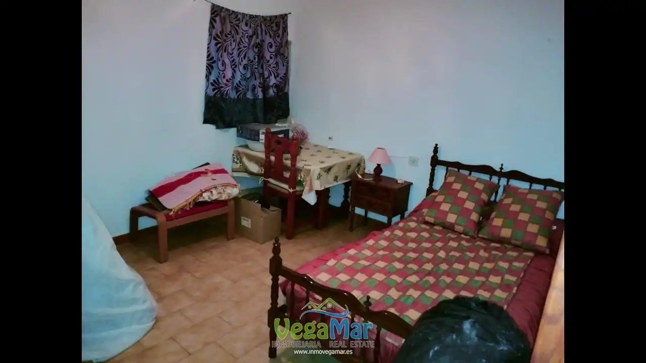Habitación de Edificio en venta en Nerja