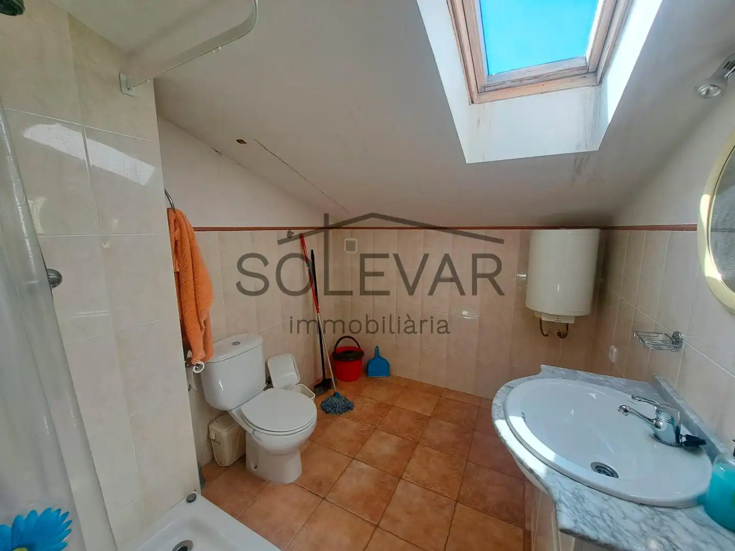 Badezimmer von Wohnung zum Verkauf in Tremp mit Klimaanlage, Heizung und Terrasse