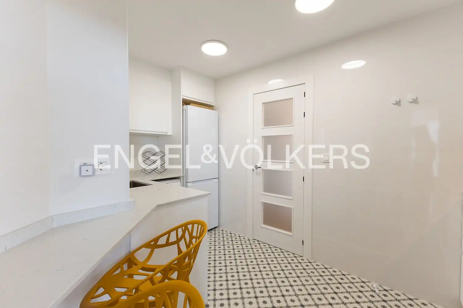 Cuina de Pis de lloguer en Valencia amb Calefacció, Parquet i Terrassa