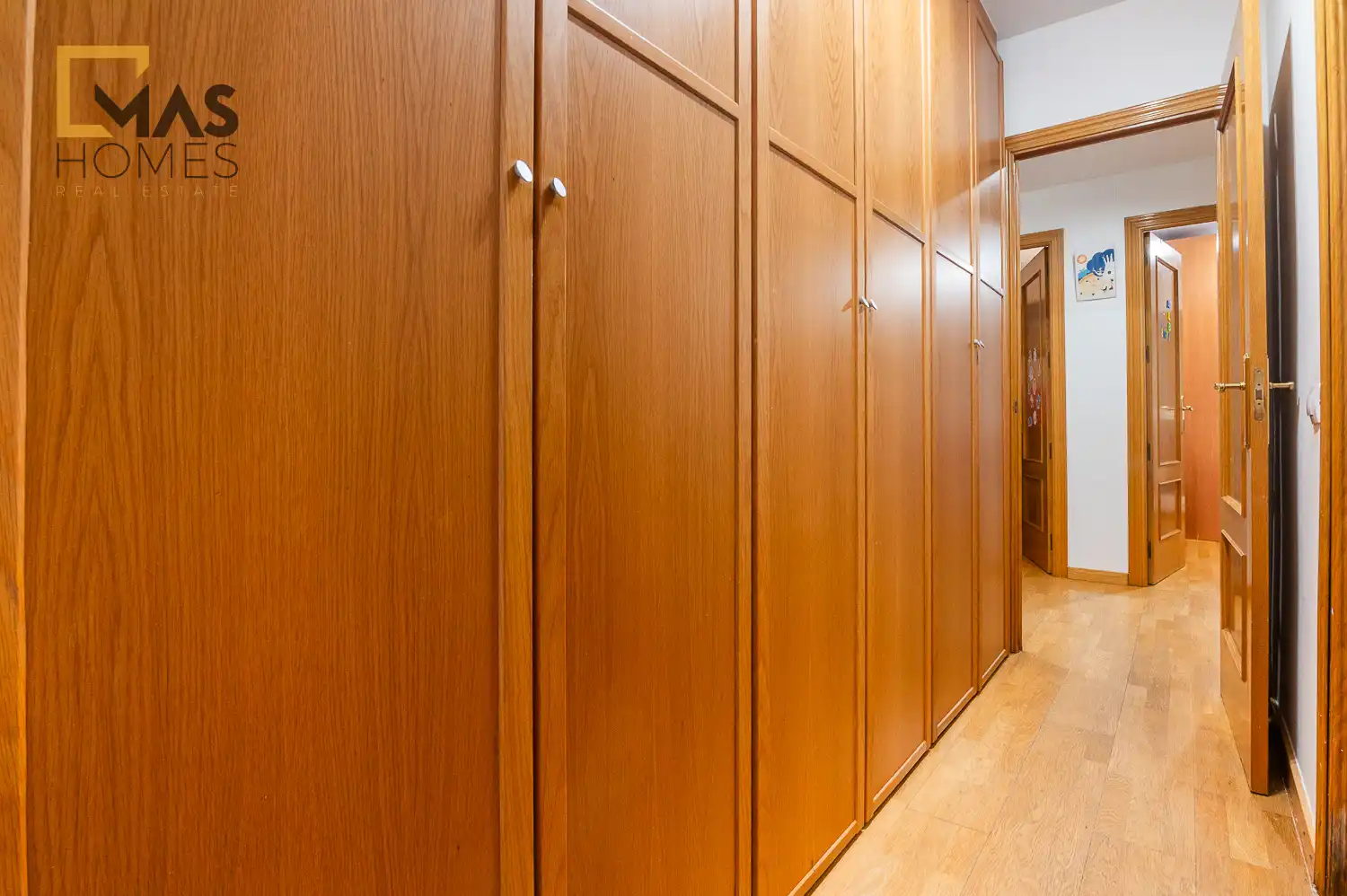 Wohnung zum Verkauf in Terrassa mit Klimaanlage, Heizung und Terrasse