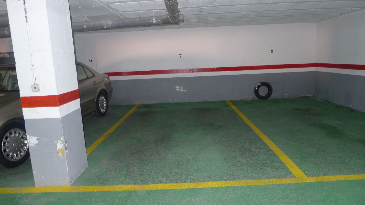 Aparcament de Garatge de lloguer en  Sevilla Capital