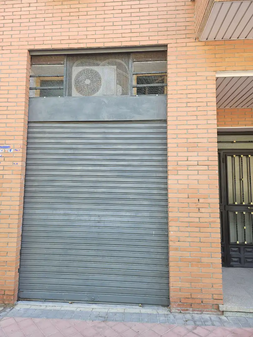 Vista exterior de Local en venta en Torrejón de Ardoz con Aire acondicionado, Calefacción y Amueblado