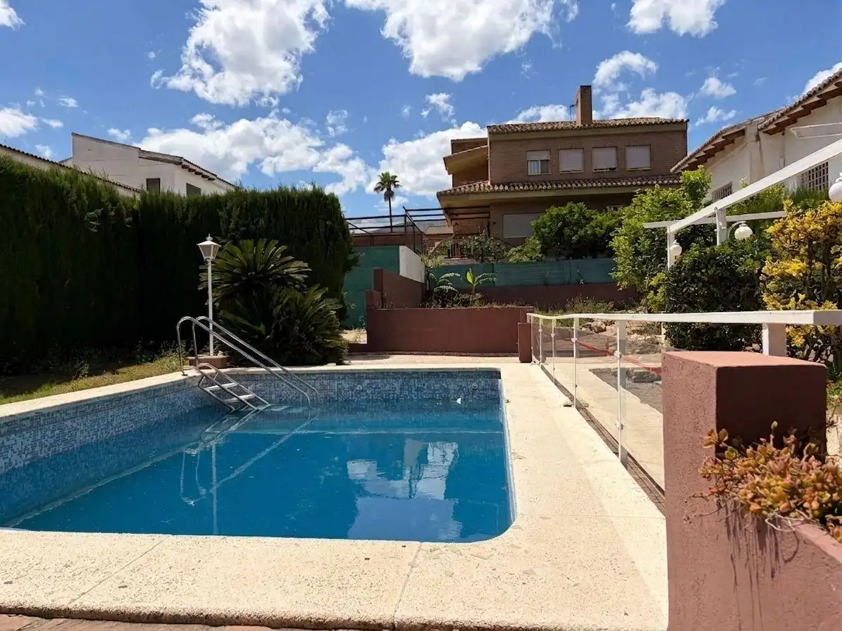 Piscina de Casa o chalet en venta en Torrent con Aire acondicionado, Jardín privado y Terraza