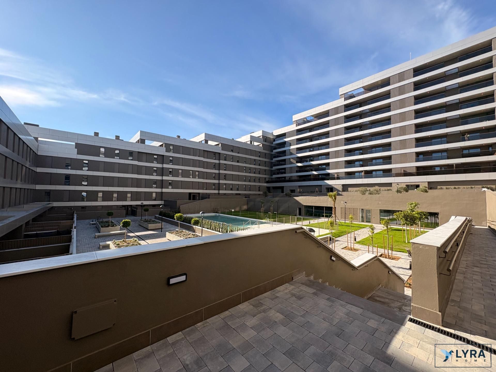 Vista exterior de Pis en venda en Tomares amb Aire condicionat, Terrassa i Traster