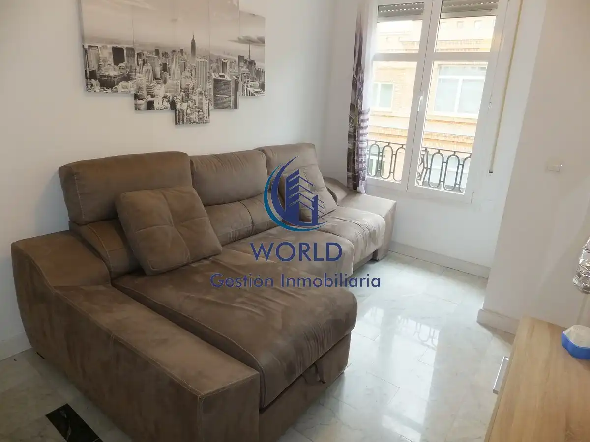 Wohnzimmer von Wohnung zur Miete in Madrid mit Heizung, Möbliert und Ofen