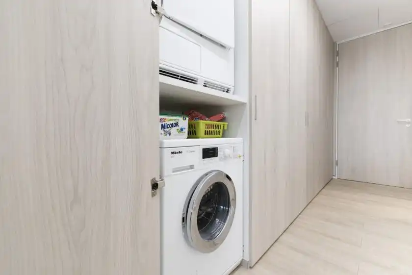 Habitación de Oficina de alquiler en Barcelona con Aire acondicionado, Calefacción y Amueblado