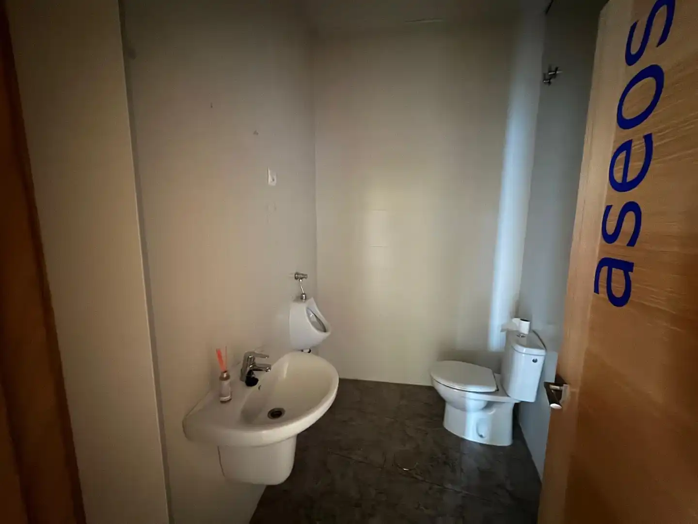 Bathroom of Buildings for sale in Ponferrada