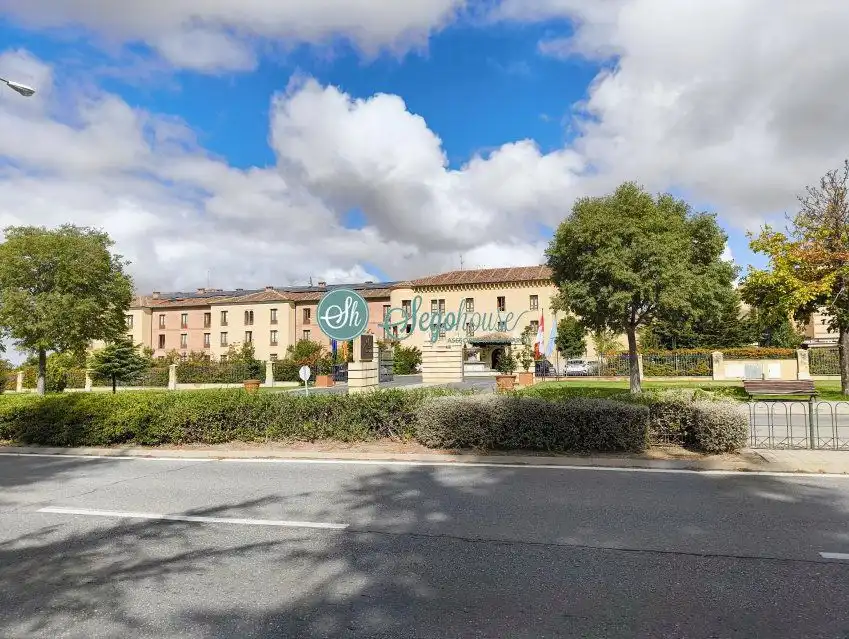 Vista exterior de Piso en venta en Segovia con Calefacción, Terraza y Trastero