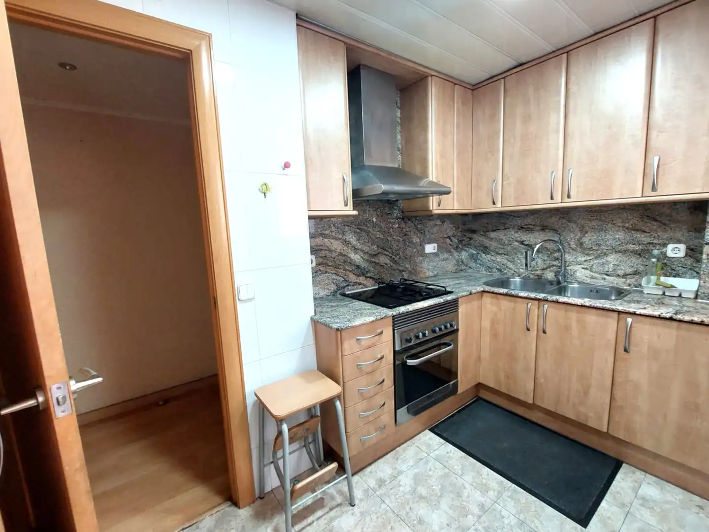 Kitchen of Flat for sale in Barcelona  with Parquet flooring, Furnished and Oven
