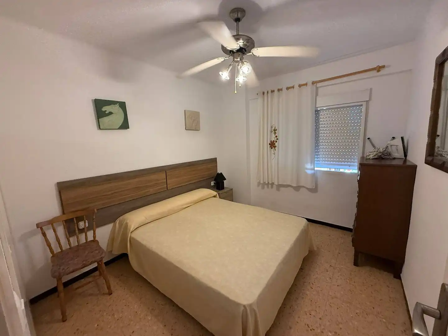 Dormitori de Apartament de lloguer en El Puig de Santa Maria amb Aire condicionat, Moblat i Piscina comunitària