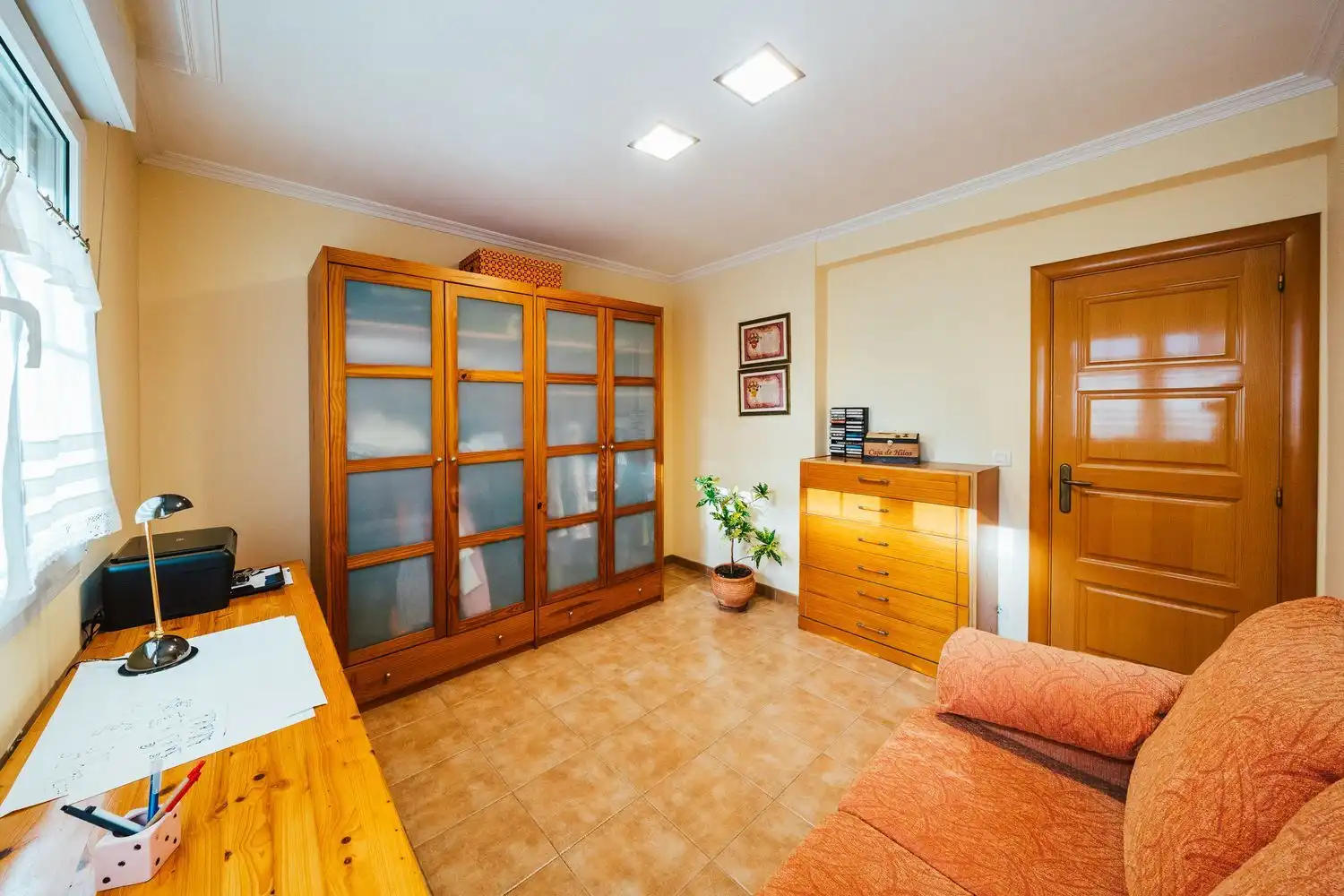 Schlafzimmer von Country house zum Verkauf in Muskiz mit Privatgarten, Terrasse und Balkon