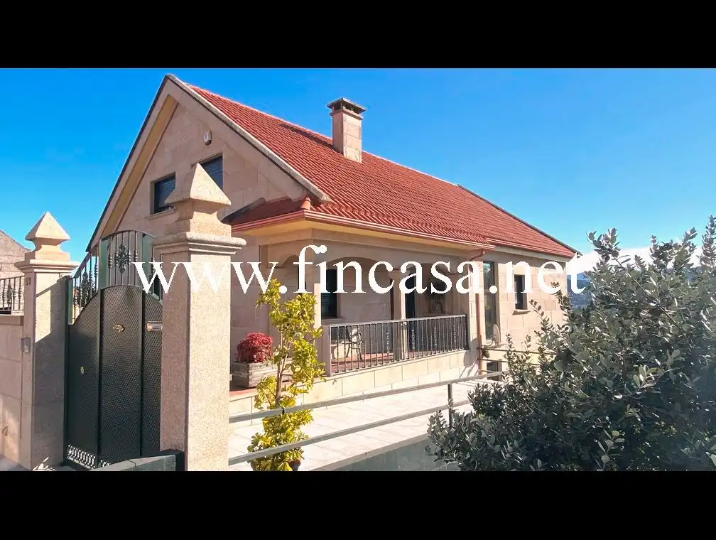 Vista exterior de Casa o chalet en venta en Vigo  con Jardín privado, Parquet y Terraza