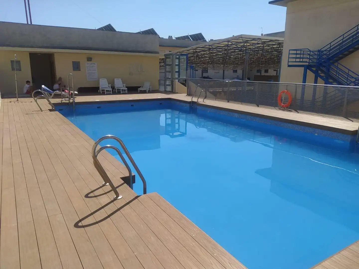 Piscina de Pis en venda en Bormujos amb Aire condicionat i Piscina comunitària